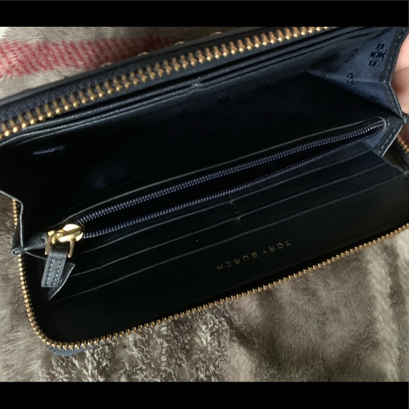Tory Burch Wallet - Picture 4 of 4